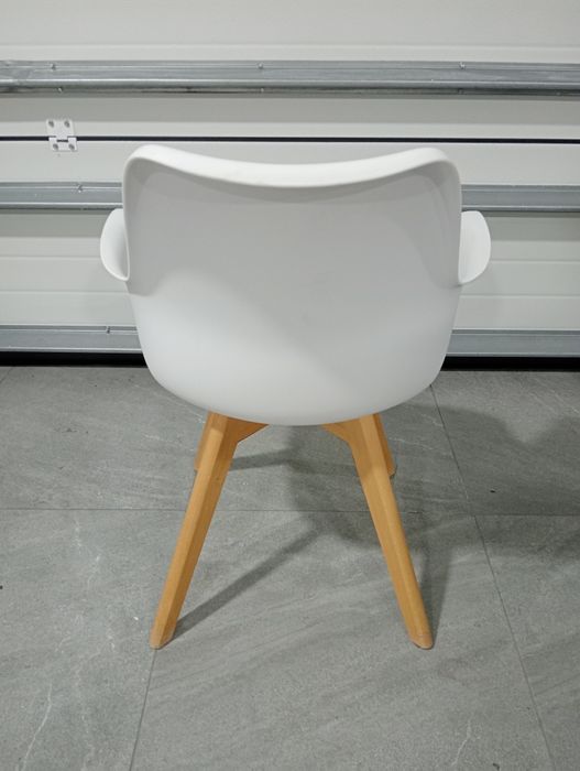 0. URGENTE IKEA 6 cadeiras brancas (como novas)