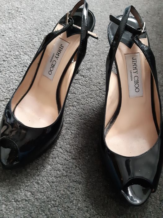 Czarne lakierowane szpilki z noskiem Jimmy Choo made in Italy roz 38