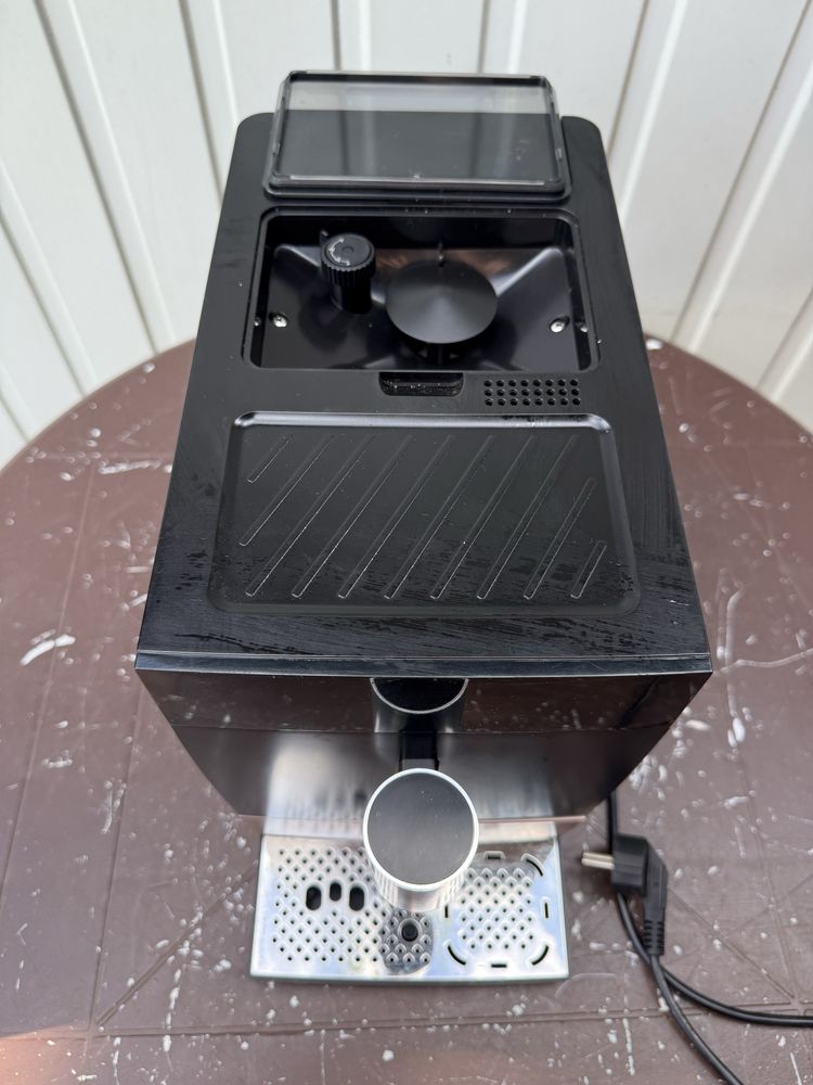 Ekspres ciśnieniowo-przelewowy Cecotec Cumbia Cremmaet Compact 1350W