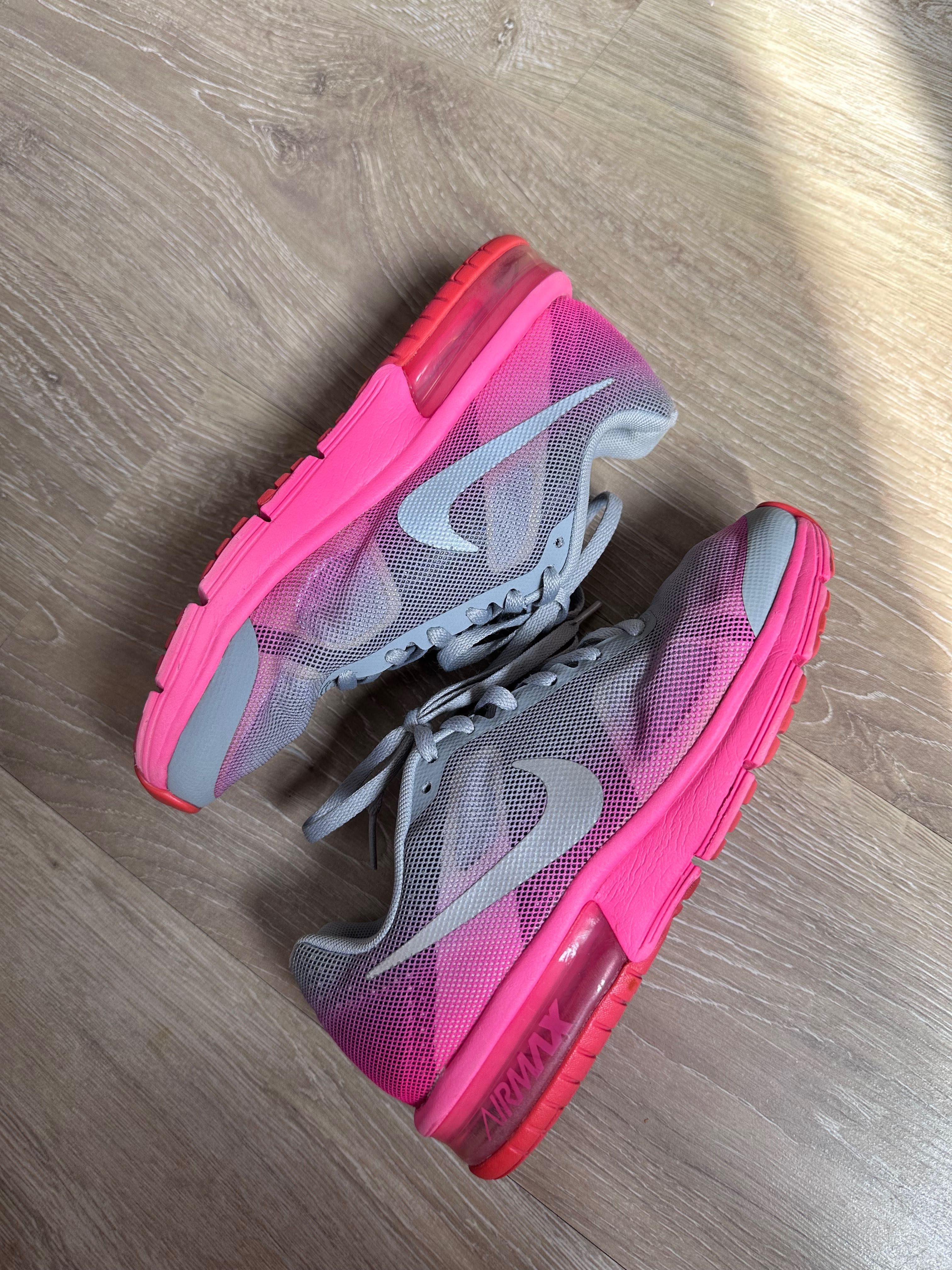 Оригінальні кросівки NIKE