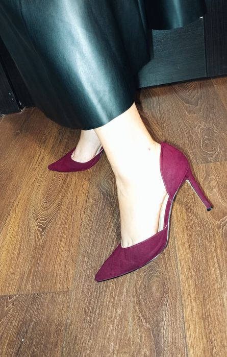 На 28 см. Відкриті туфлі лодочки великий розмір