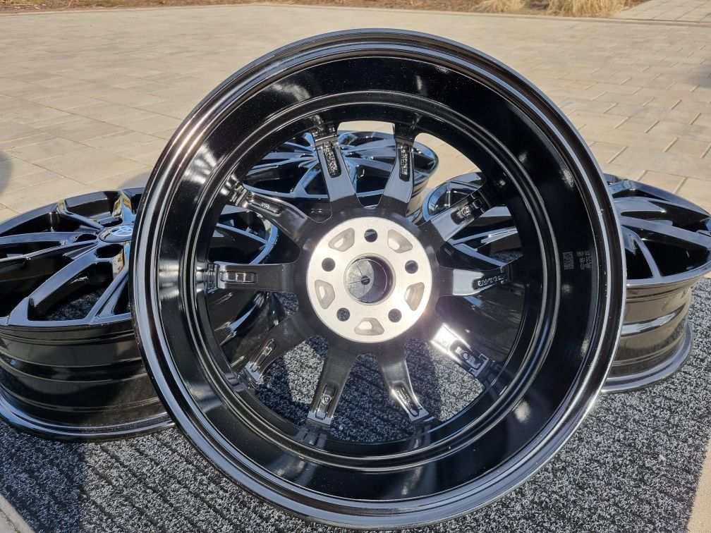 Toyota Yaris 16" Felgi aluminiowe 5x100 Yaris IV 2020- Czarne alufelgi