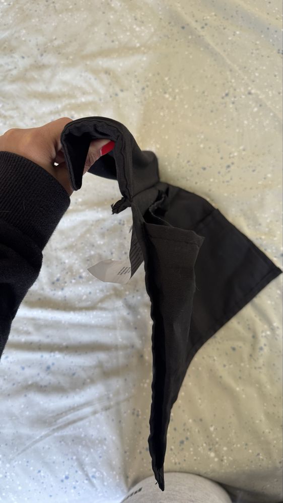 Suporte para comandos com encaixe para cama