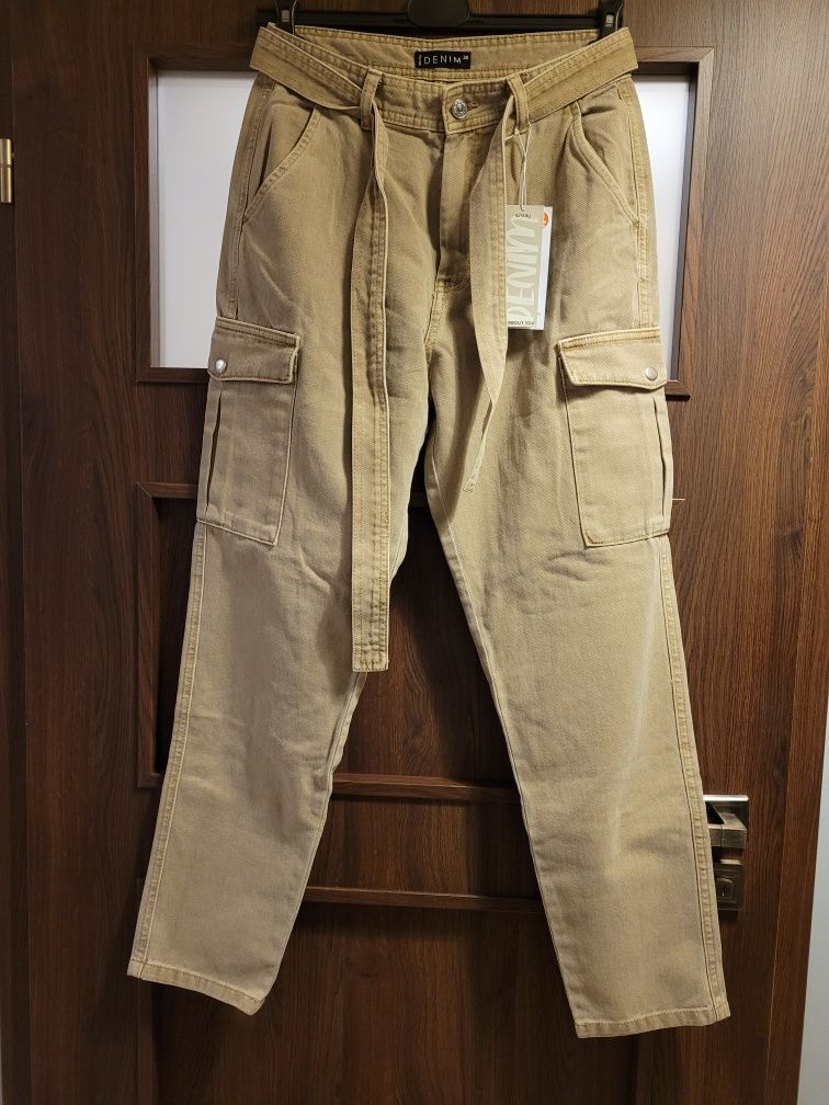 Nowe spodnie - beżowy gruby jeans - 38 - Sinsay