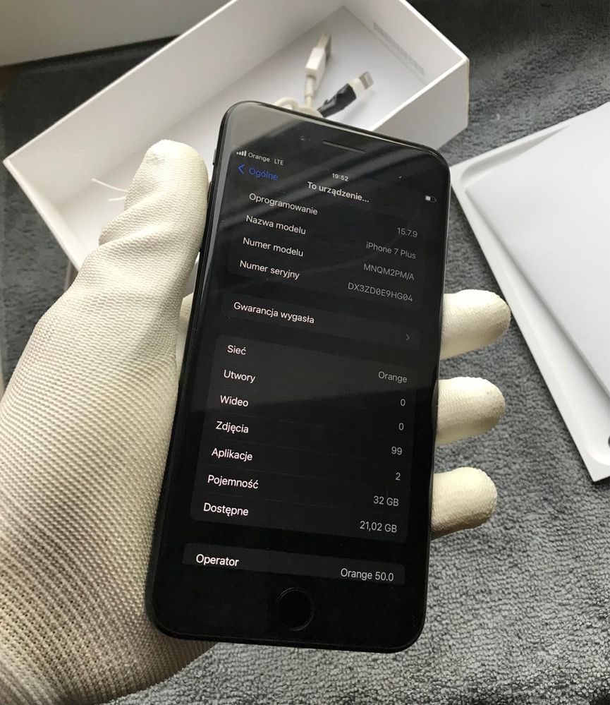 Iphone 7 Plus caly czarny baterii 84proc