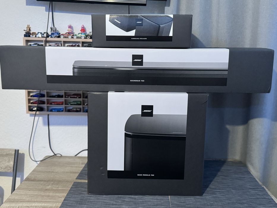 Домашній кінотеантр Bose Soundbar 700 + Bass Module 700 + Speakers