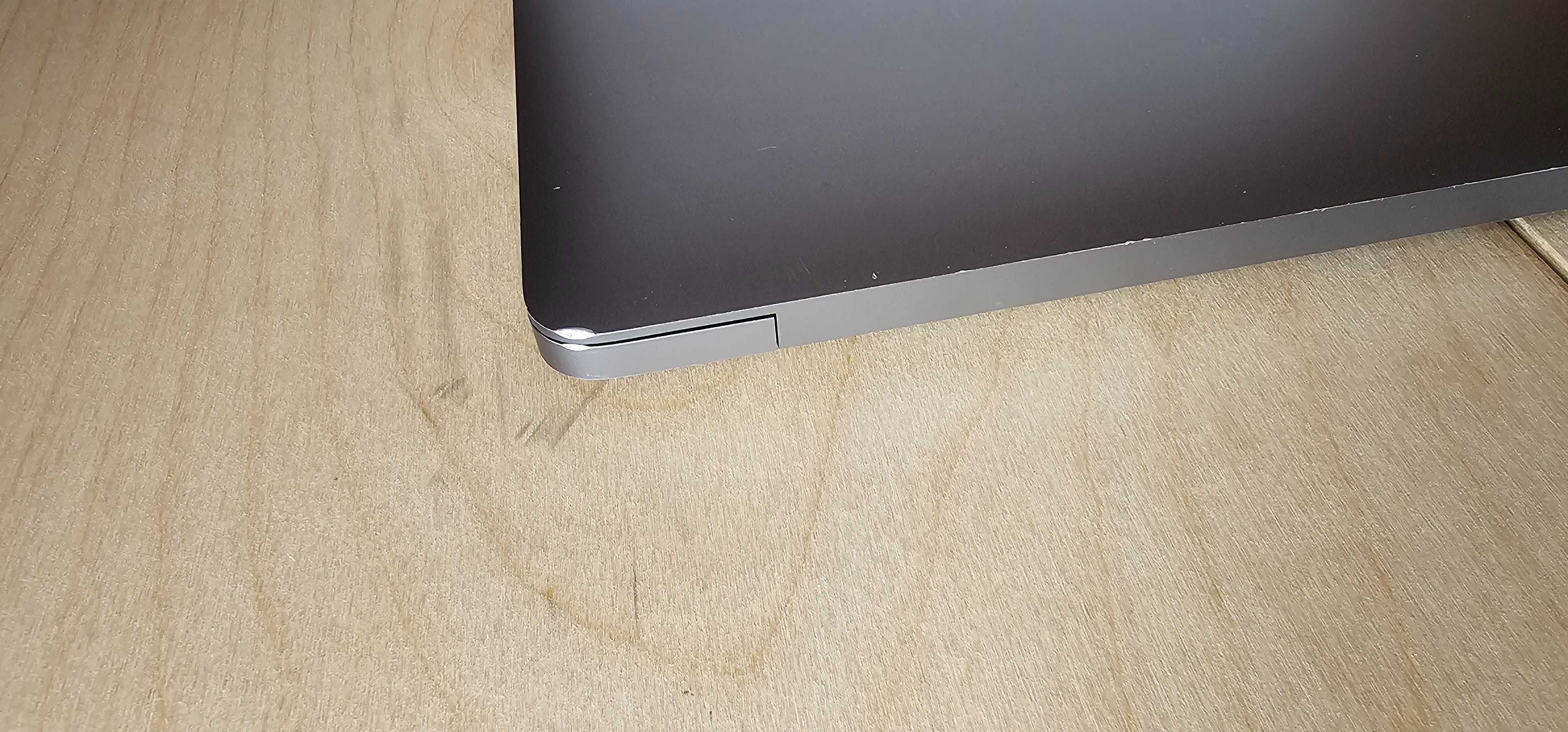 Macbook AIR A2337 M1 8C CPU 7C GPU 8/256 Space Gray 99% Bateria