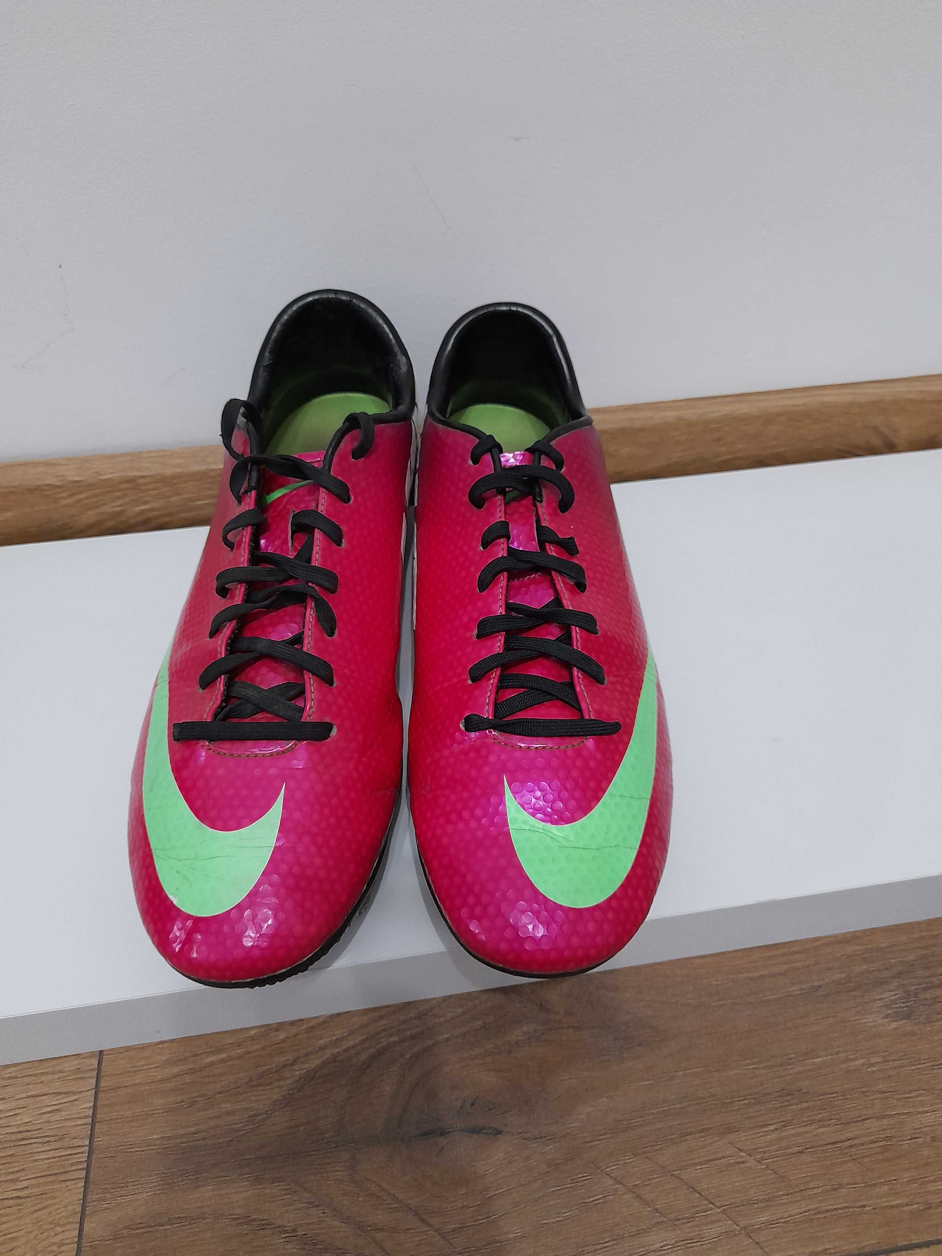 Wkręty Nike mercurial