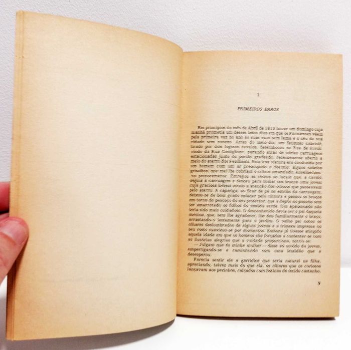 Livro de bolso - A Mulher de 30 Anos