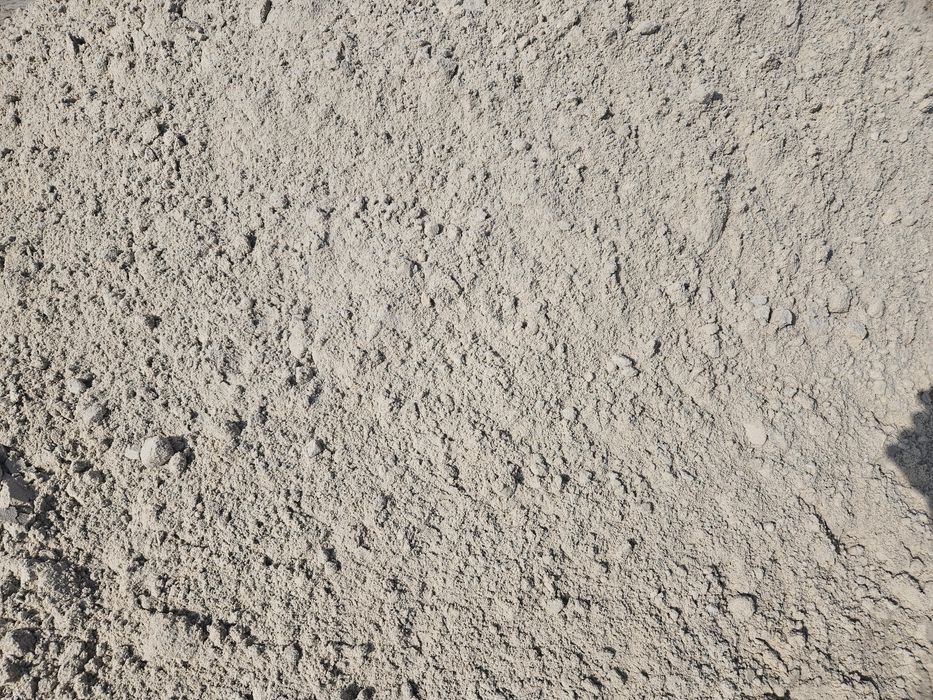 Щебінь, отсев, відсів, пісок, чорнозем, перегній насипом та в мішках