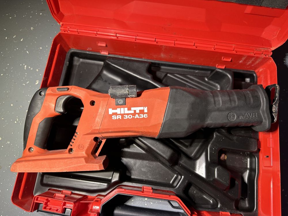 Безщіткова шабельна Hilti SR 30 A 36 Hilti WSR Сабельная пила