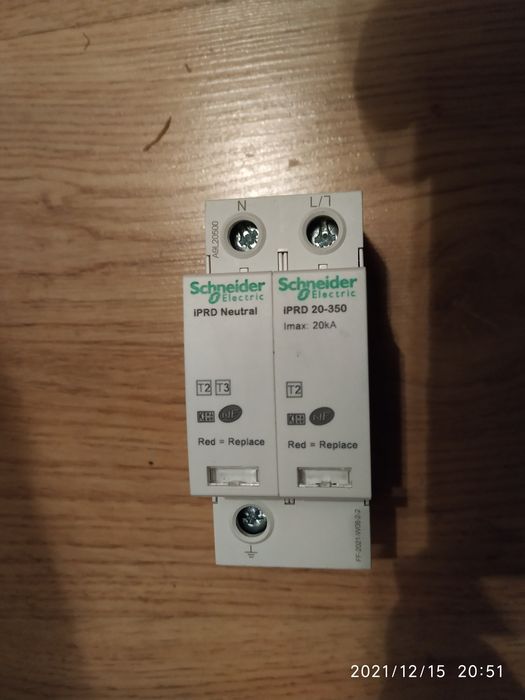 Ogranicznik przepięć dwupolowy schenider A9L20500 T2 T3