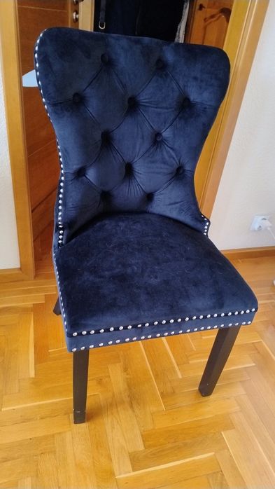 Krzesło  czarne welurowe  !! Super stan !!!