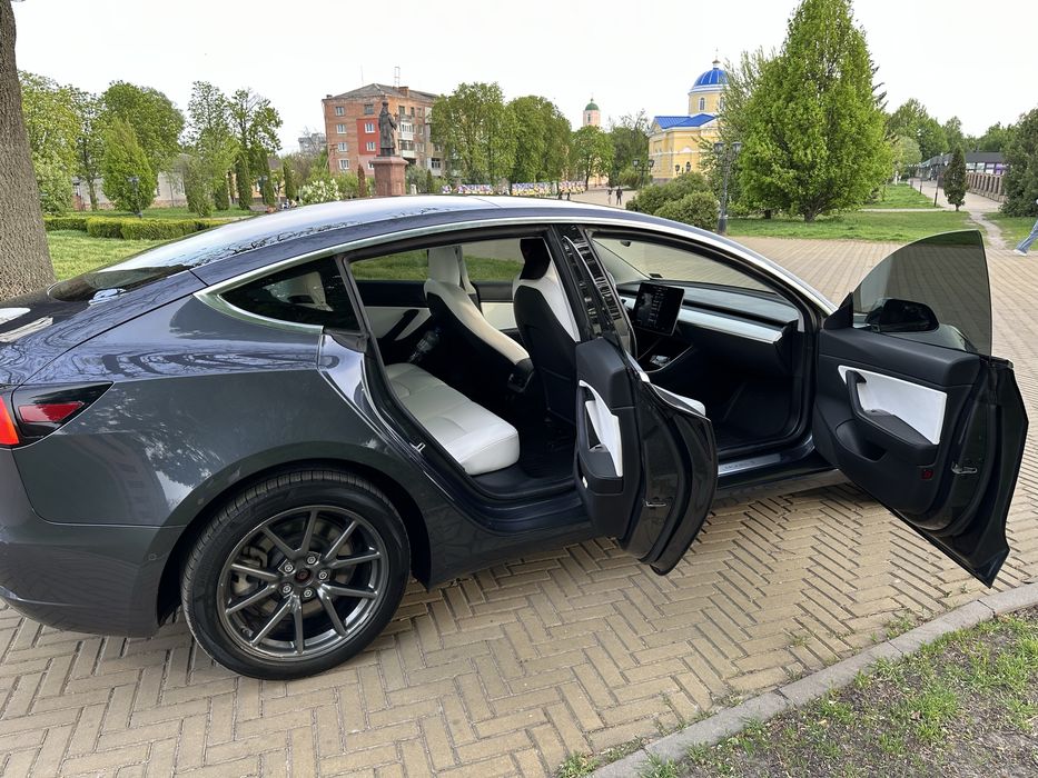 Tesla 3 Standard Range Plus Тесла 2019