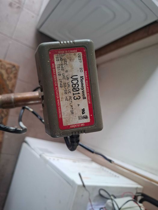 zawór trójdrożny z siłownikiem  Honeywell VC6013