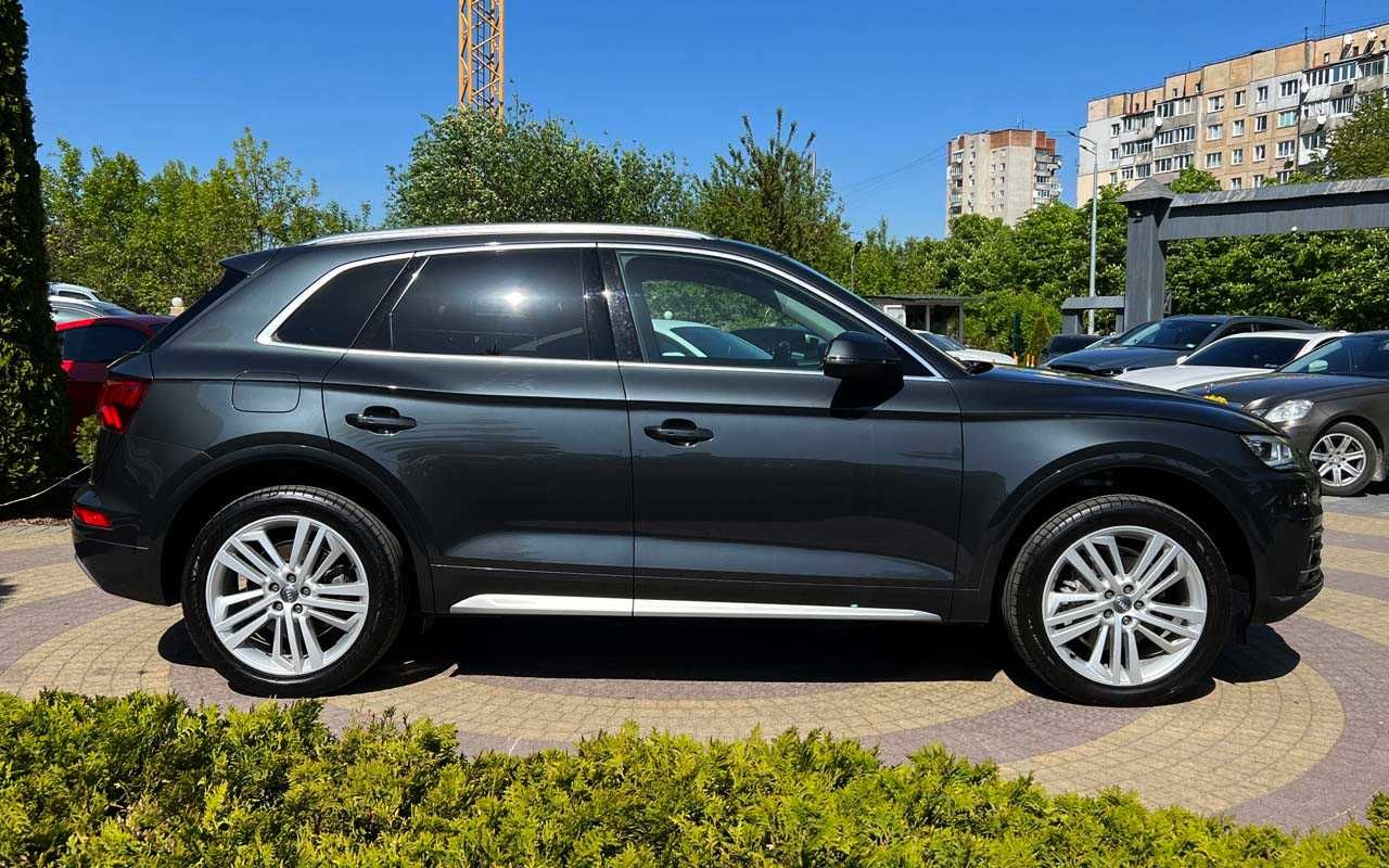 Audi Q5 2019 року