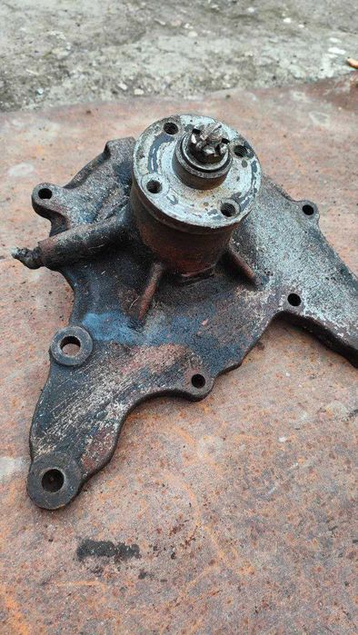 Корпус помпы ГАЗ с крыльчаткой, вентилятором