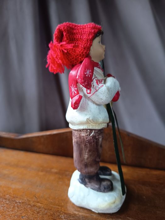 Figurka świąteczna chłopiec