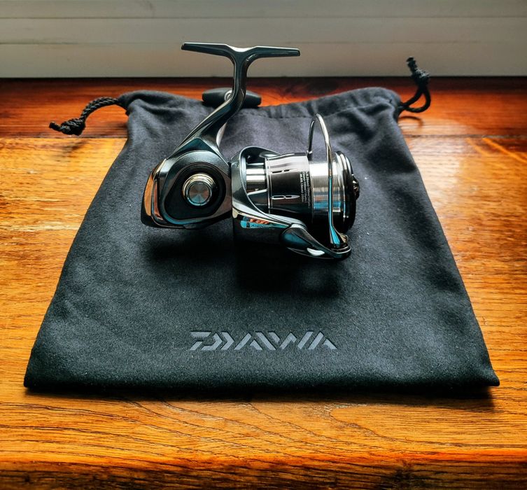 Daiwa Luvias 24 PC LT2500 спінінгова катушка дайва лувіас