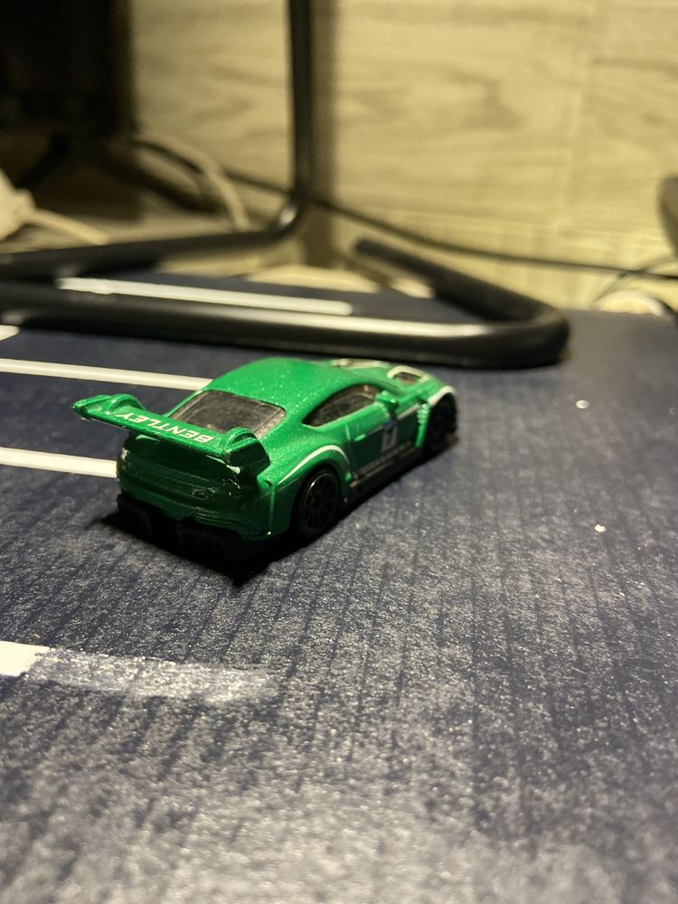 Bentley Continental GT 2018 - Green - Hotwheels - loose