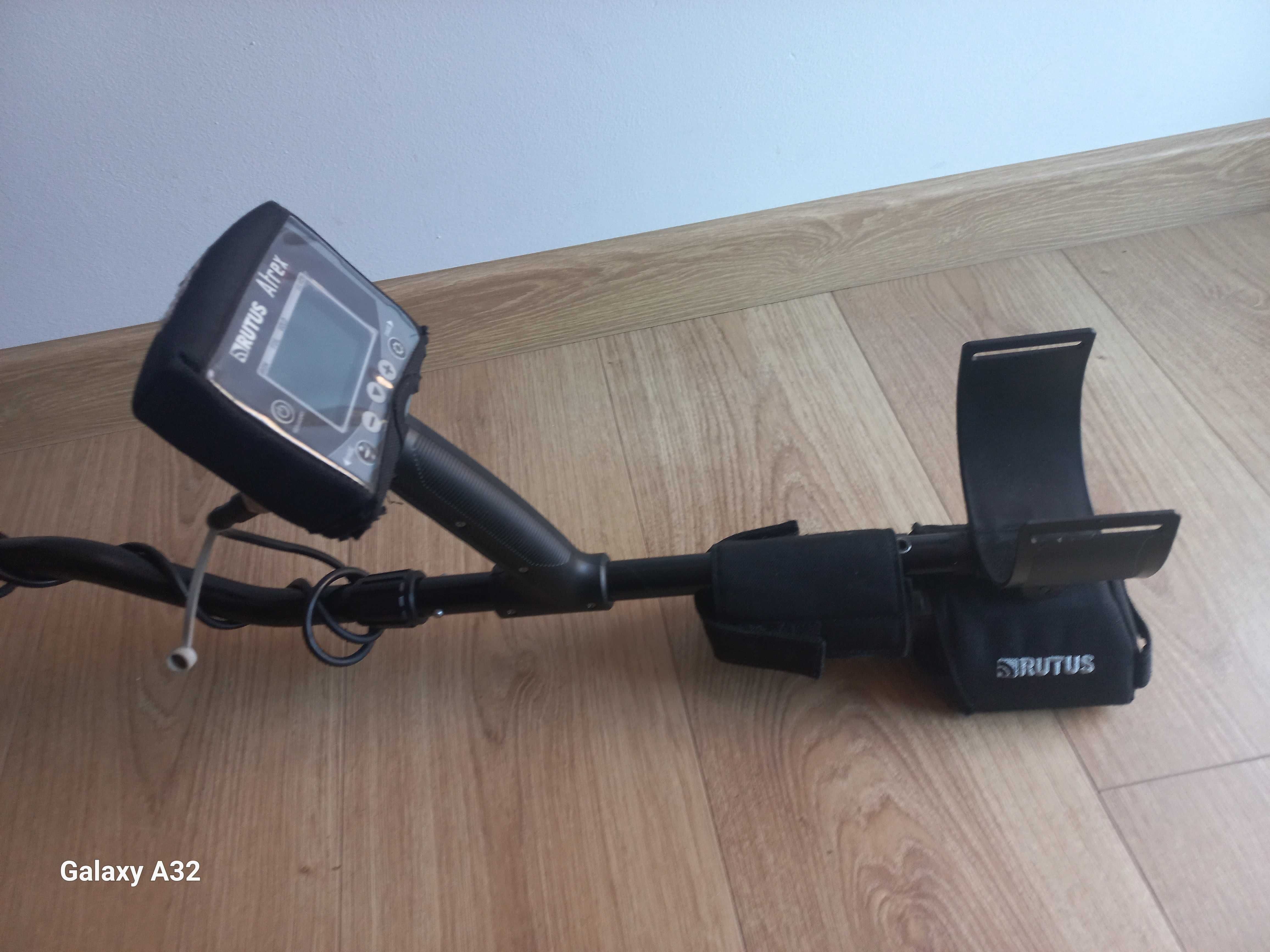 Wykrywacz metali Rutus Atrex + zestaw