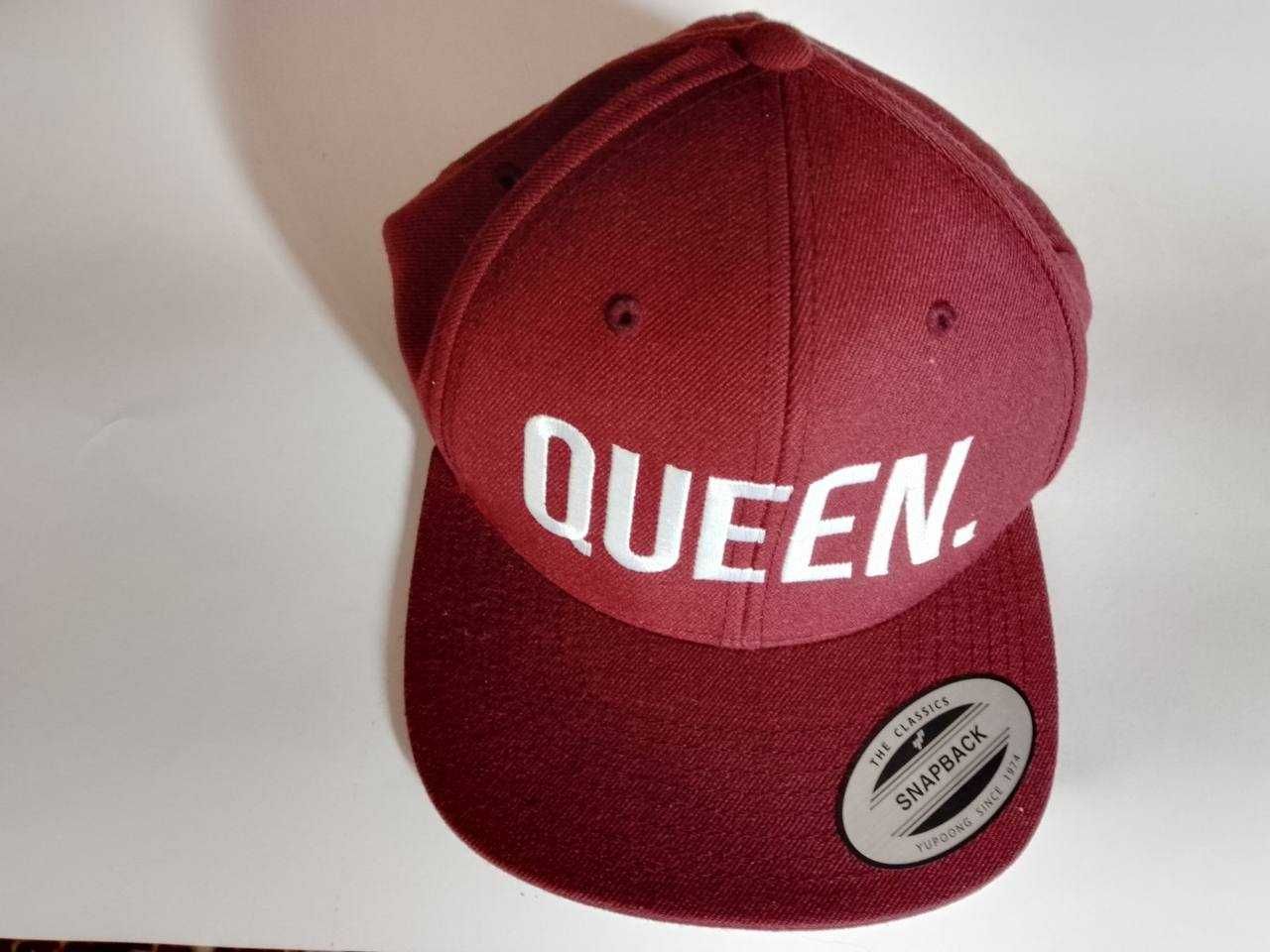 Snapback, Кепка, Бейсболка Classic
з написом Queen, бордового кольору