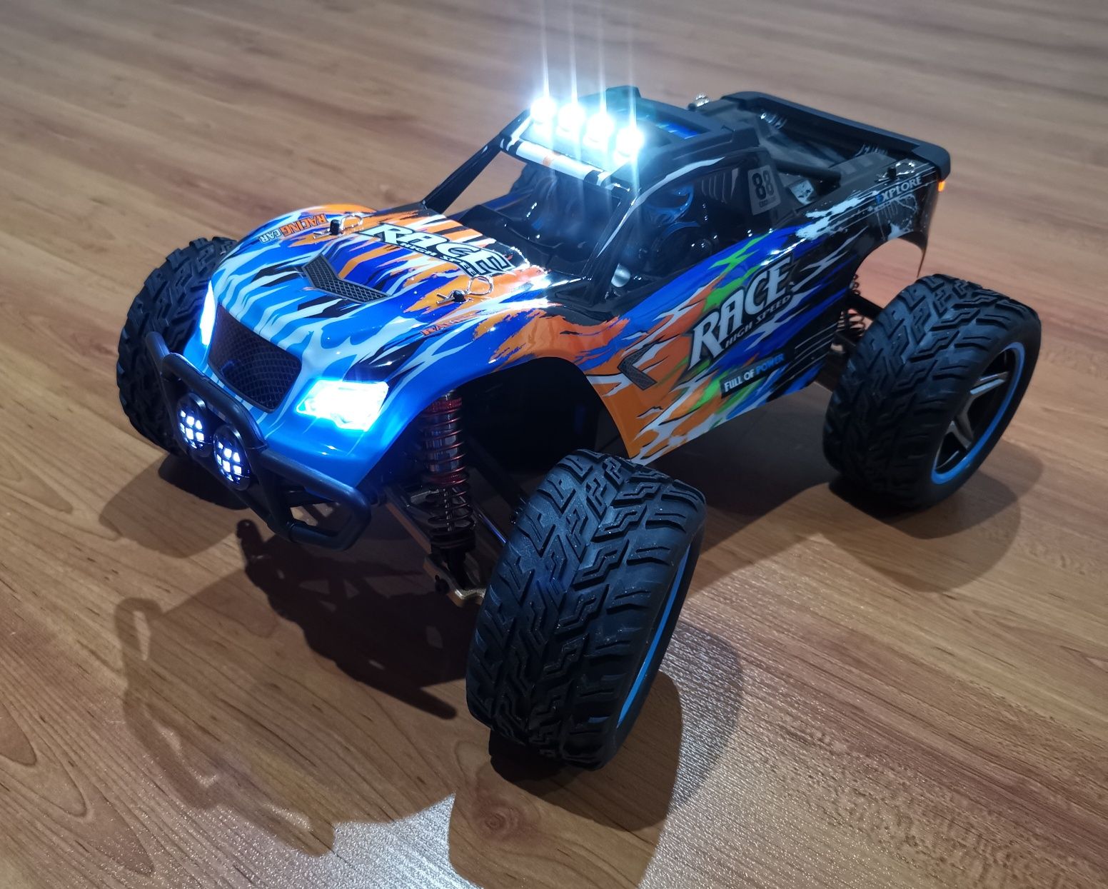 Carro RC Monster Brushless Wltoys 104019 RTR 4x4 1:10  XKS