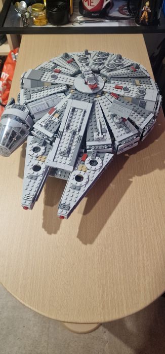 Set Star Wars Millennium Falcon - The Force Awakens 75105