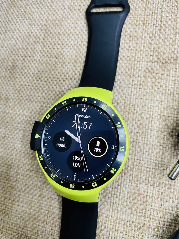 Смарт часы Smartwatch ticwatch s