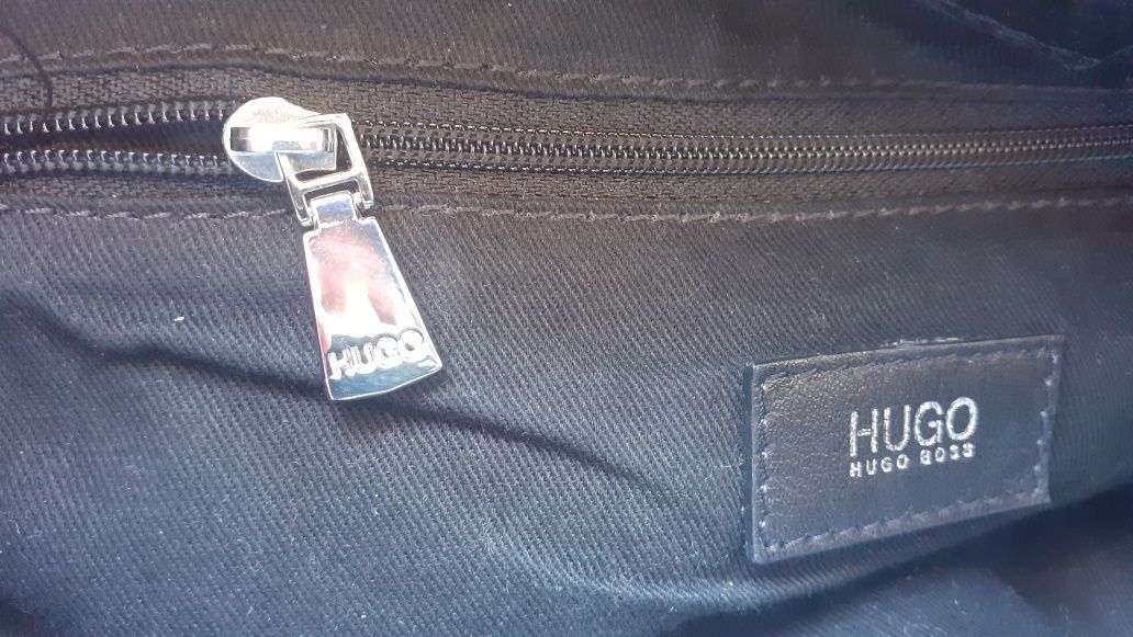 Hugo Boss женская черная кожанная сумка через плечо.35*25*15см.