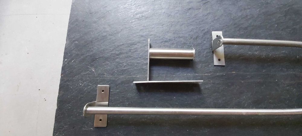 Uchwyty łazienkowe na ręczniki,papier,stal nierdzewna.