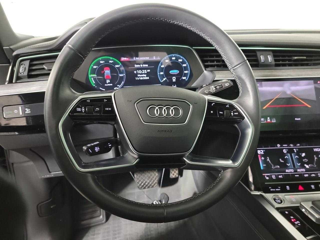 Розбірка наявність етрон ауді ку8 etron єтрон салон
