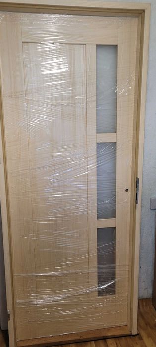 Двері міжкімнатні з луткою нові 80