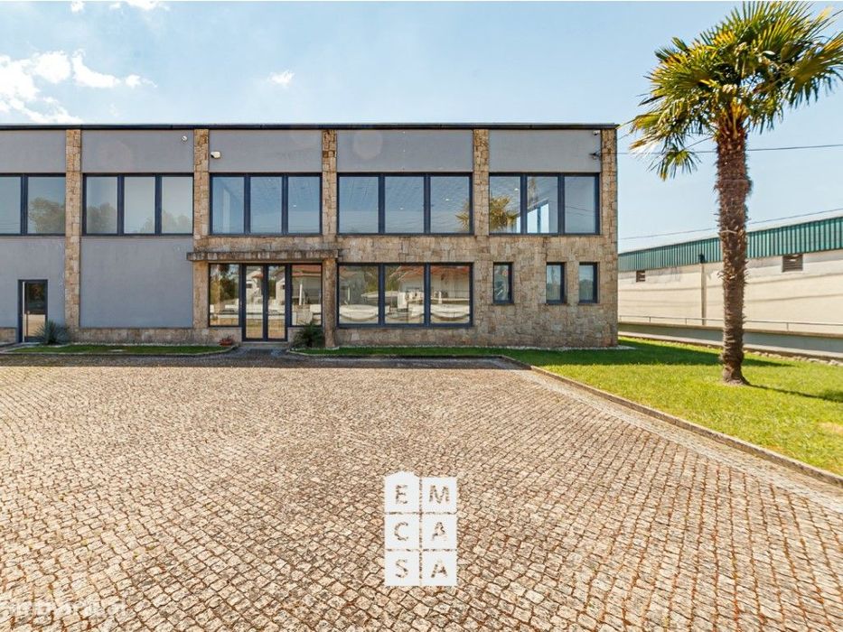 Pavilhão na Zona Industrial de Beire - São João de Ver