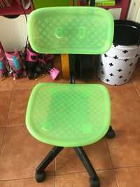 Cadeira infantil de secretaria
