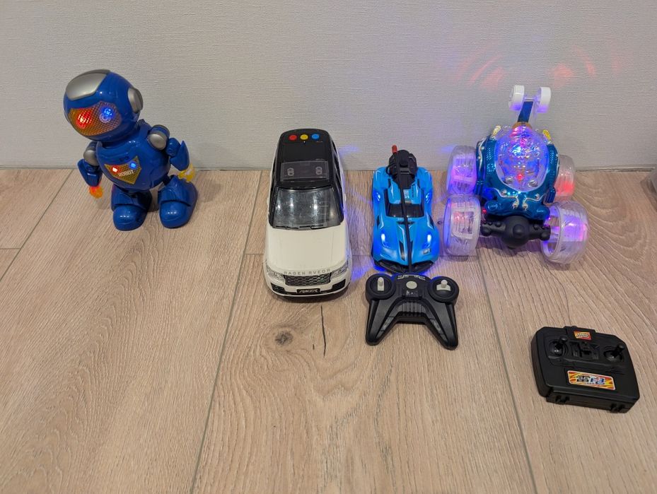 Машинка на радіоуправлінні робот пульт перевертиш