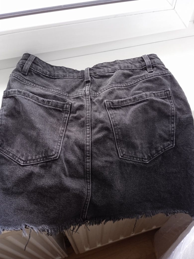 Spódniczka spódnica mini jeansowa jeans Sinsay S 36 dekatyzowana