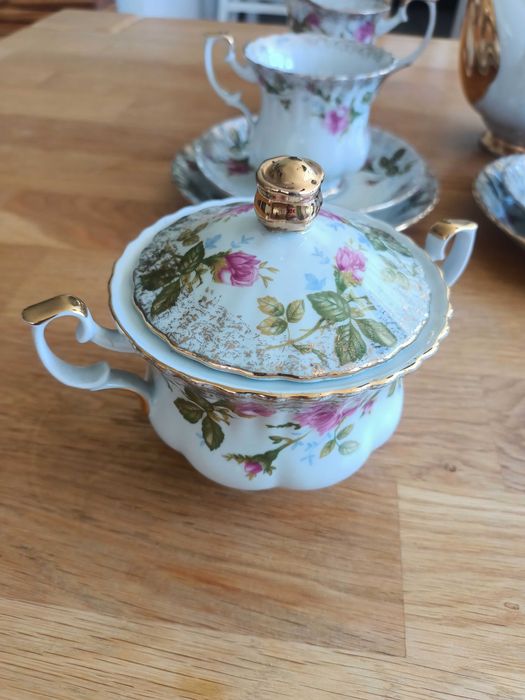 Serwis kawowy "Iwona Złota Róża"