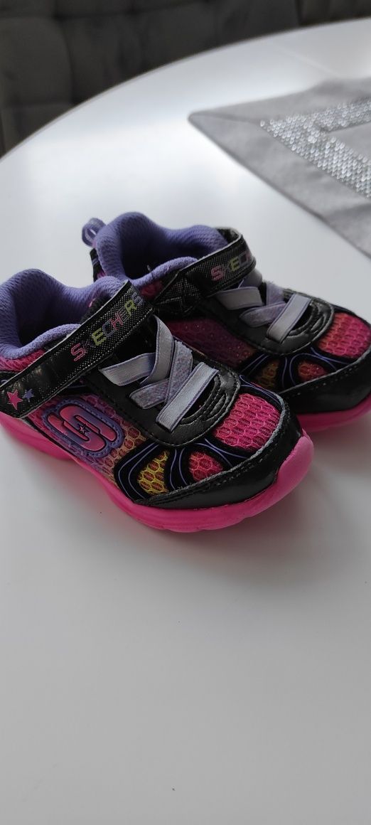 Buty skechers dziewczęce 21,5