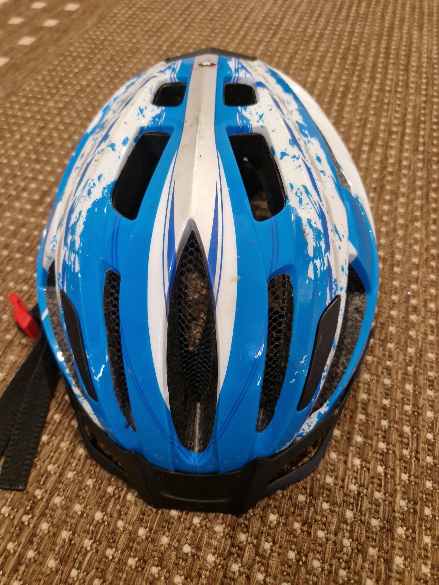 Kask rowerowy, młodzieżowy, wiek około 10-12 lat