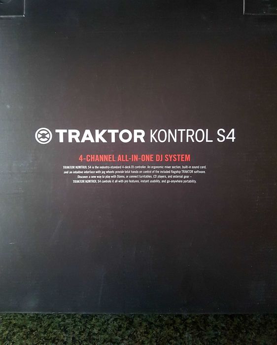 Native Instruments TRAKTOR KONTROL S4 MK 2
