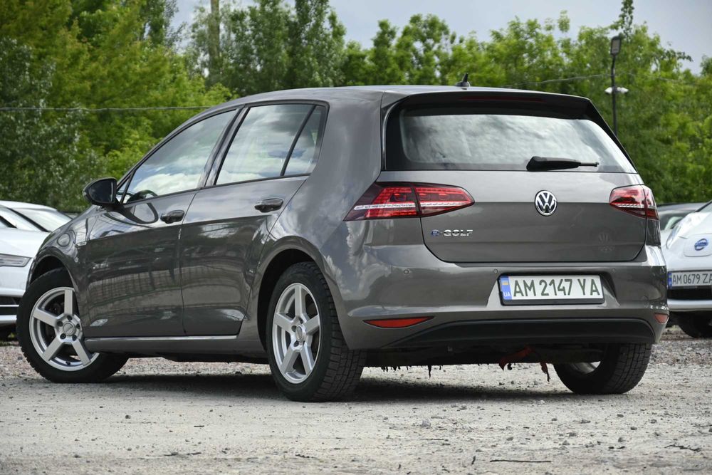 Volkswagen e-Golf 2015