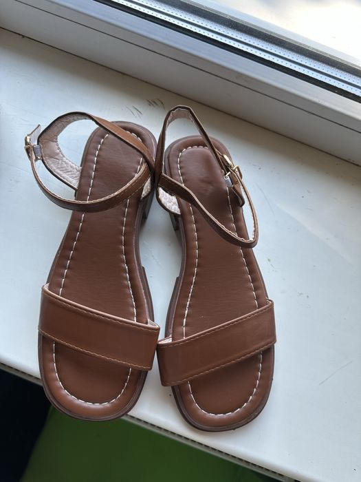 Босоніжки 37 розмір