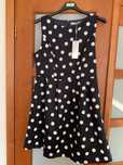Sukienka w kropki w stylu pin up