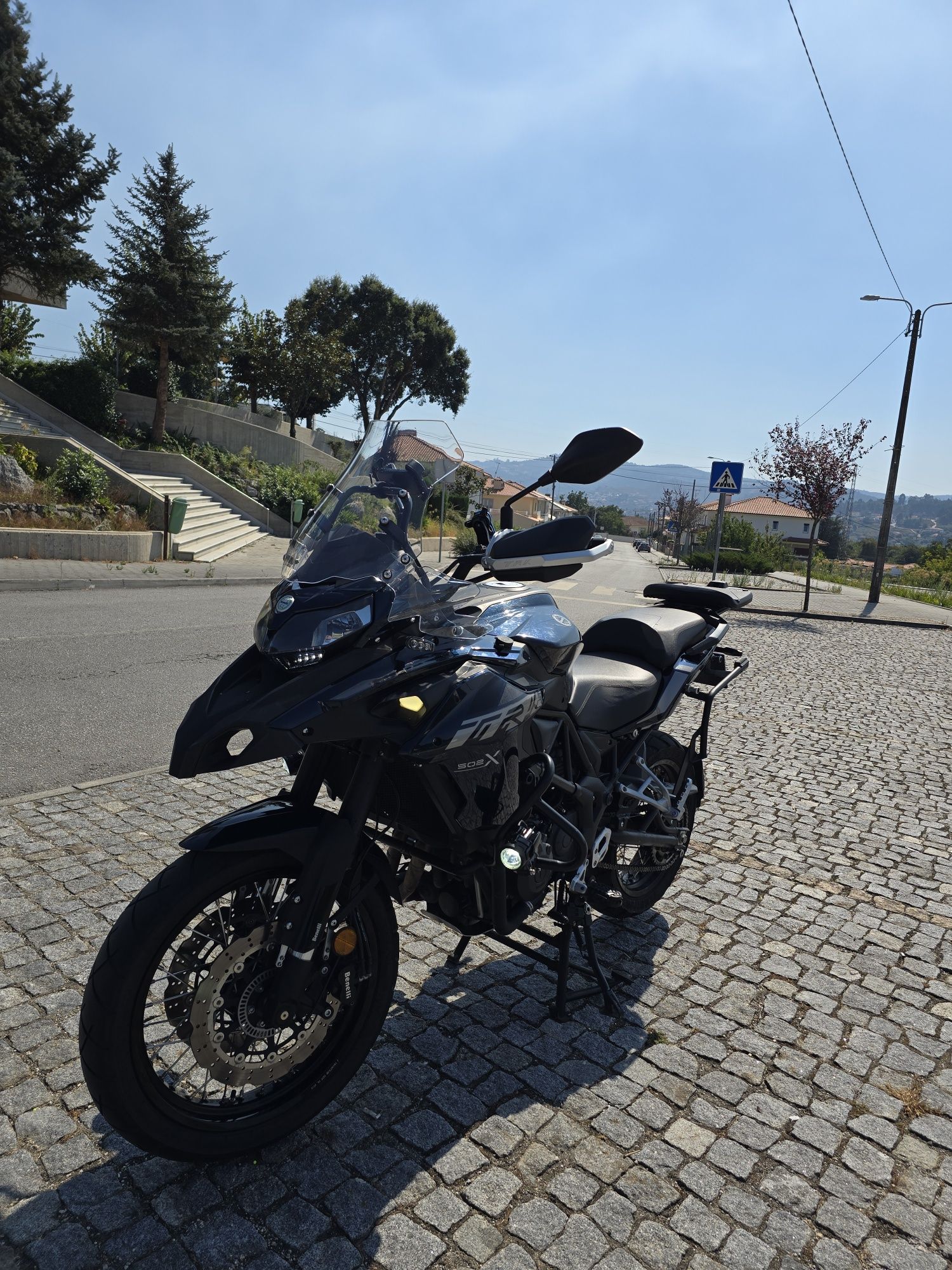Benelli trk 502x