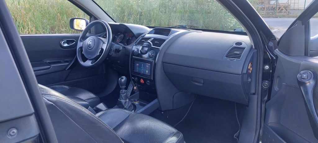 Renault Megane RS - 2.0 Turbo / 260 Cvs