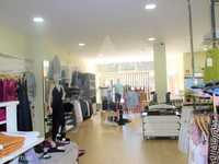 Loja de roupa e acessórios de moda, no centro de Vagos