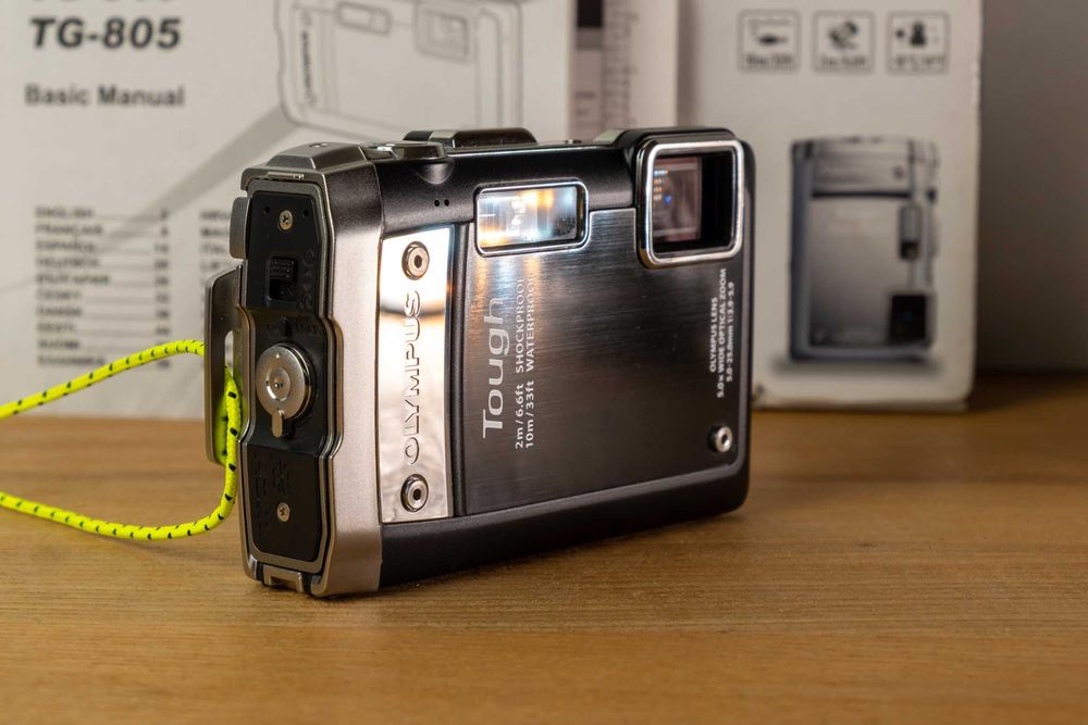 Olympus Tough TG-810 (komplet w pudełku + futerał)
