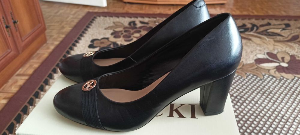 Skórzane czółenka Lasocki