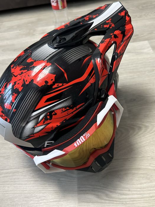 Мото шлем ендуро L